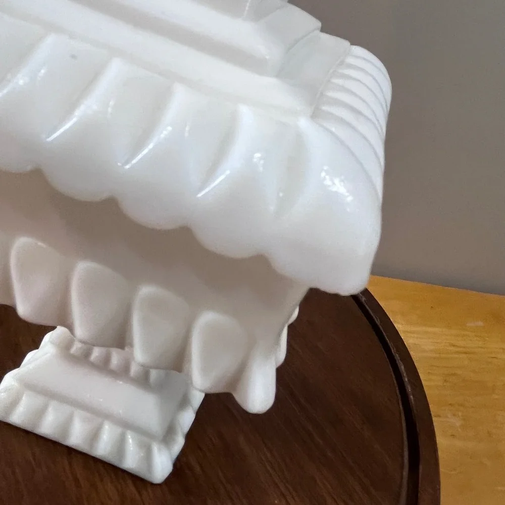 Vtg Westmoreland White Milk Glass Wedding Cake Box Dish Lidded Teardrop 7.5
